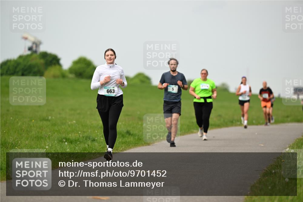 10.05.2026 - 8. Wedeler Halbmarathon Dr. Thomas Lammeyer http://msf.ph/oto/9701452 10.05.2026 11:43:14 Laufen 2576, 663 meine-sportfotos.de