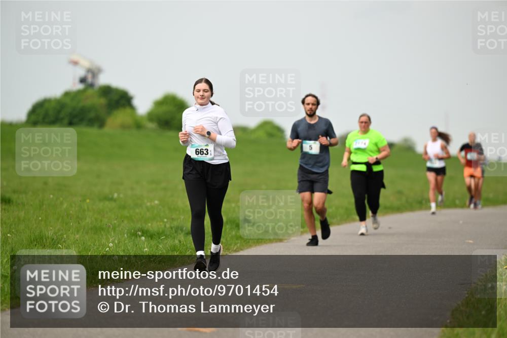 10.05.2026 - 8. Wedeler Halbmarathon Dr. Thomas Lammeyer http://msf.ph/oto/9701454 10.05.2026 11:43:15 Laufen 663 meine-sportfotos.de