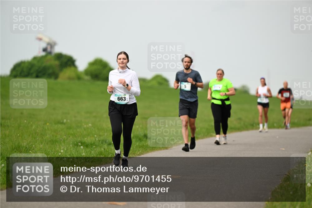 10.05.2026 - 8. Wedeler Halbmarathon Dr. Thomas Lammeyer http://msf.ph/oto/9701455 10.05.2026 11:43:14 Laufen 663 meine-sportfotos.de