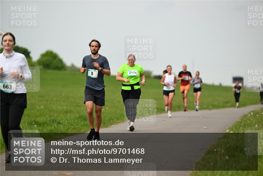 10.05.2026 - 8. Wedeler Halbmarathon Dr. Thomas Lammeyer http://msf.ph/oto/9701468 10.05.2026 11:43:17 Laufen 663, 2174 meine-sportfotos.de