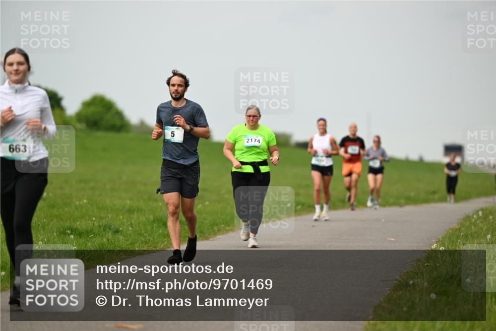 10.05.2026 - 8. Wedeler Halbmarathon Dr. Thomas Lammeyer http://msf.ph/oto/9701469 10.05.2026 11:43:17 Laufen 2174, 663 meine-sportfotos.de