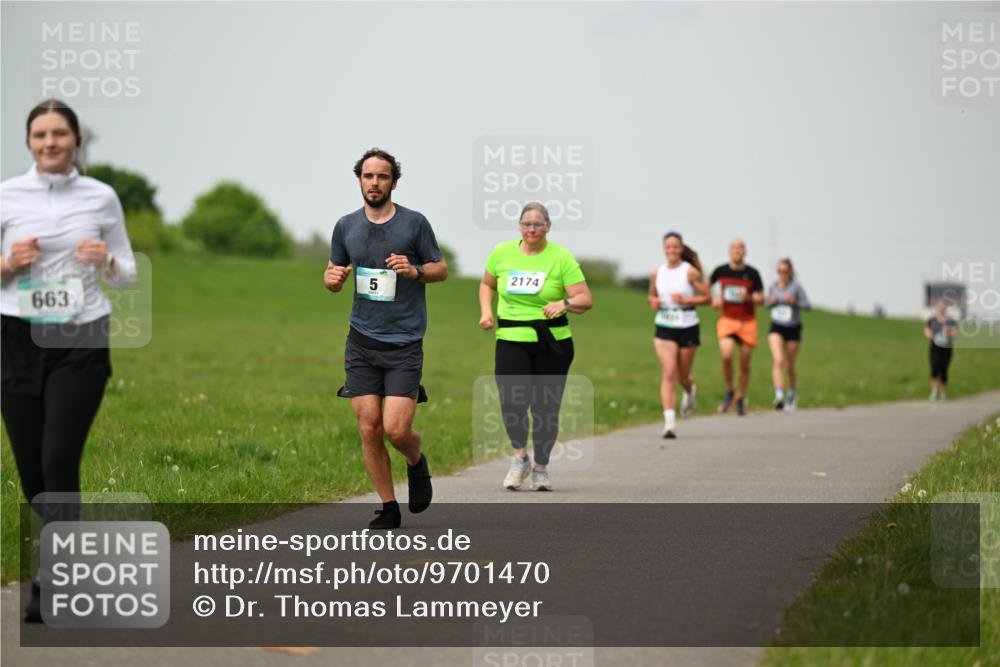 10.05.2026 - 8. Wedeler Halbmarathon Dr. Thomas Lammeyer http://msf.ph/oto/9701470 10.05.2026 11:43:17 Laufen 663, 2174 meine-sportfotos.de