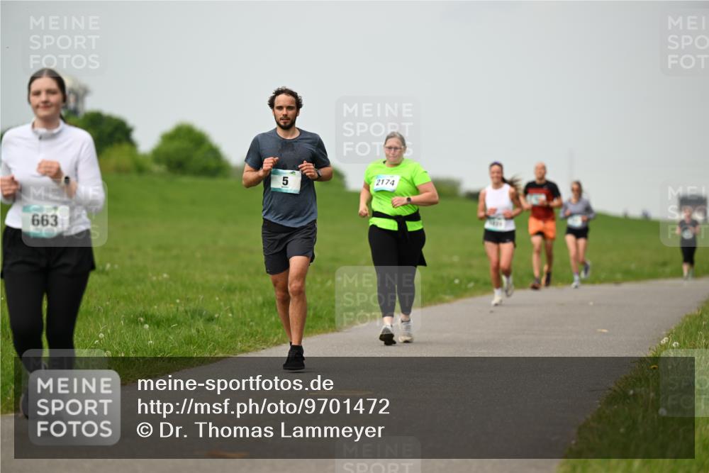 10.05.2026 - 8. Wedeler Halbmarathon Dr. Thomas Lammeyer http://msf.ph/oto/9701472 10.05.2026 11:43:18 Laufen 663, 2174 meine-sportfotos.de