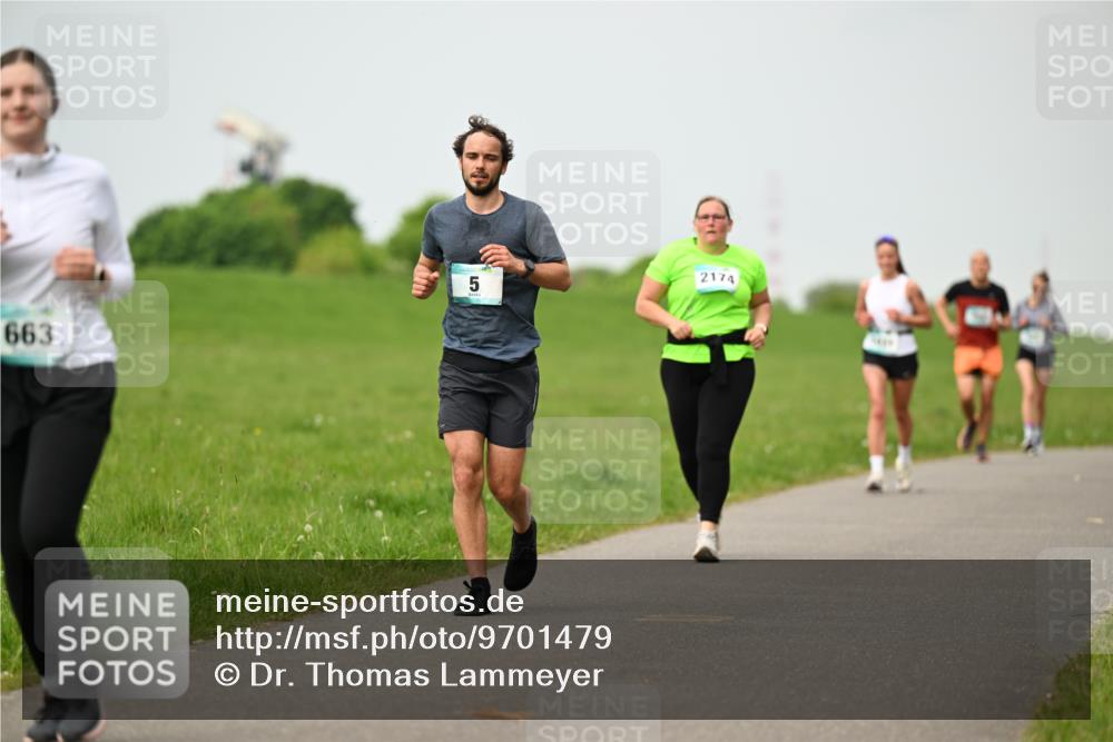 10.05.2026 - 8. Wedeler Halbmarathon Dr. Thomas Lammeyer http://msf.ph/oto/9701479 10.05.2026 11:43:19 Laufen 663, 2174 meine-sportfotos.de