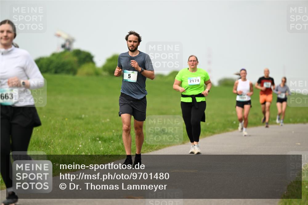 10.05.2026 - 8. Wedeler Halbmarathon Dr. Thomas Lammeyer http://msf.ph/oto/9701480 10.05.2026 11:43:19 Laufen 663, 2174 meine-sportfotos.de