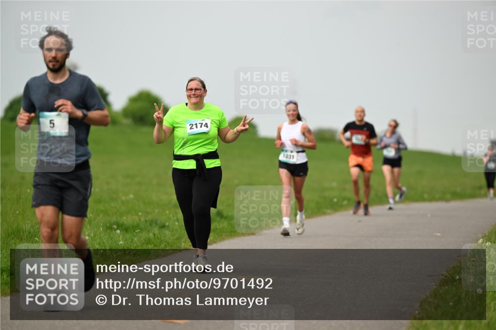 10.05.2026 - 8. Wedeler Halbmarathon Dr. Thomas Lammeyer http://msf.ph/oto/9701492 10.05.2026 11:43:21 Laufen 2174, 1031 meine-sportfotos.de