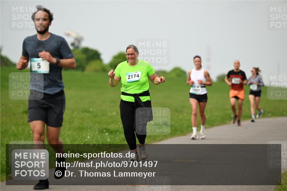 10.05.2026 - 8. Wedeler Halbmarathon Dr. Thomas Lammeyer http://msf.ph/oto/9701497 10.05.2026 11:43:22 Laufen 2174, 1031 meine-sportfotos.de