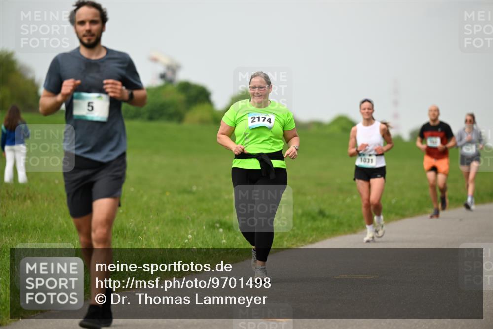 10.05.2026 - 8. Wedeler Halbmarathon Dr. Thomas Lammeyer http://msf.ph/oto/9701498 10.05.2026 11:43:22 Laufen 2174, 1031 meine-sportfotos.de