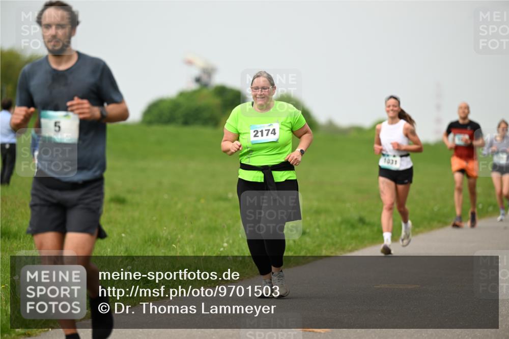 10.05.2026 - 8. Wedeler Halbmarathon Dr. Thomas Lammeyer http://msf.ph/oto/9701503 10.05.2026 11:43:22 Laufen 2174, 1031 meine-sportfotos.de