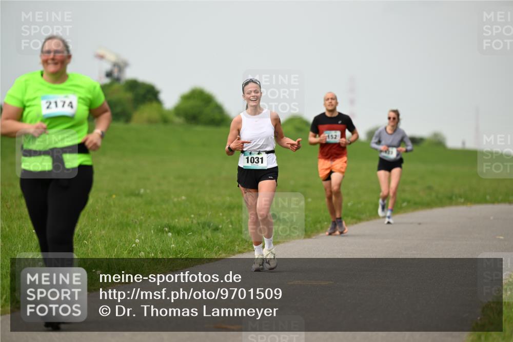 10.05.2026 - 8. Wedeler Halbmarathon Dr. Thomas Lammeyer http://msf.ph/oto/9701509 10.05.2026 11:43:24 Laufen 2174, 1031 meine-sportfotos.de