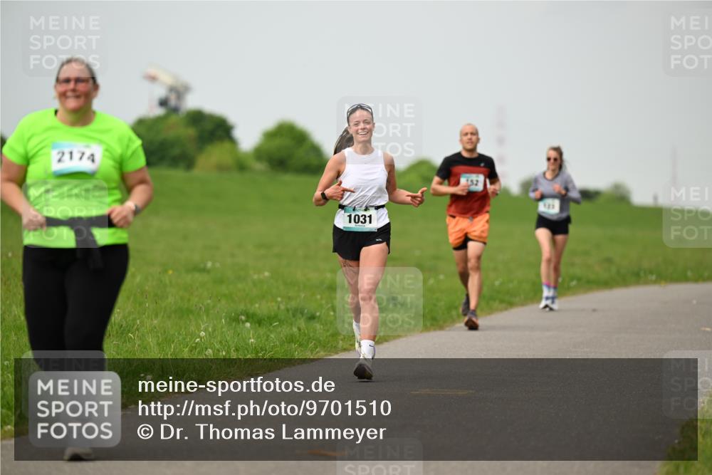 10.05.2026 - 8. Wedeler Halbmarathon Dr. Thomas Lammeyer http://msf.ph/oto/9701510 10.05.2026 11:43:24 Laufen 2174, 1031 meine-sportfotos.de