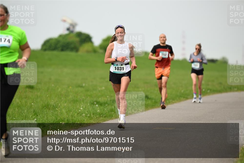 10.05.2026 - 8. Wedeler Halbmarathon Dr. Thomas Lammeyer http://msf.ph/oto/9701515 10.05.2026 11:43:25 Laufen 174, 1031 meine-sportfotos.de