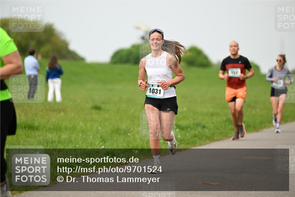 10.05.2026 - 8. Wedeler Halbmarathon Dr. Thomas Lammeyer http://msf.ph/oto/9701524 10.05.2026 11:43:26 Laufen 1031 meine-sportfotos.de
