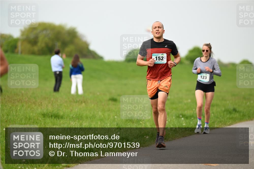 10.05.2026 - 8. Wedeler Halbmarathon Dr. Thomas Lammeyer http://msf.ph/oto/9701539 10.05.2026 11:43:29 Laufen 152, 123 meine-sportfotos.de