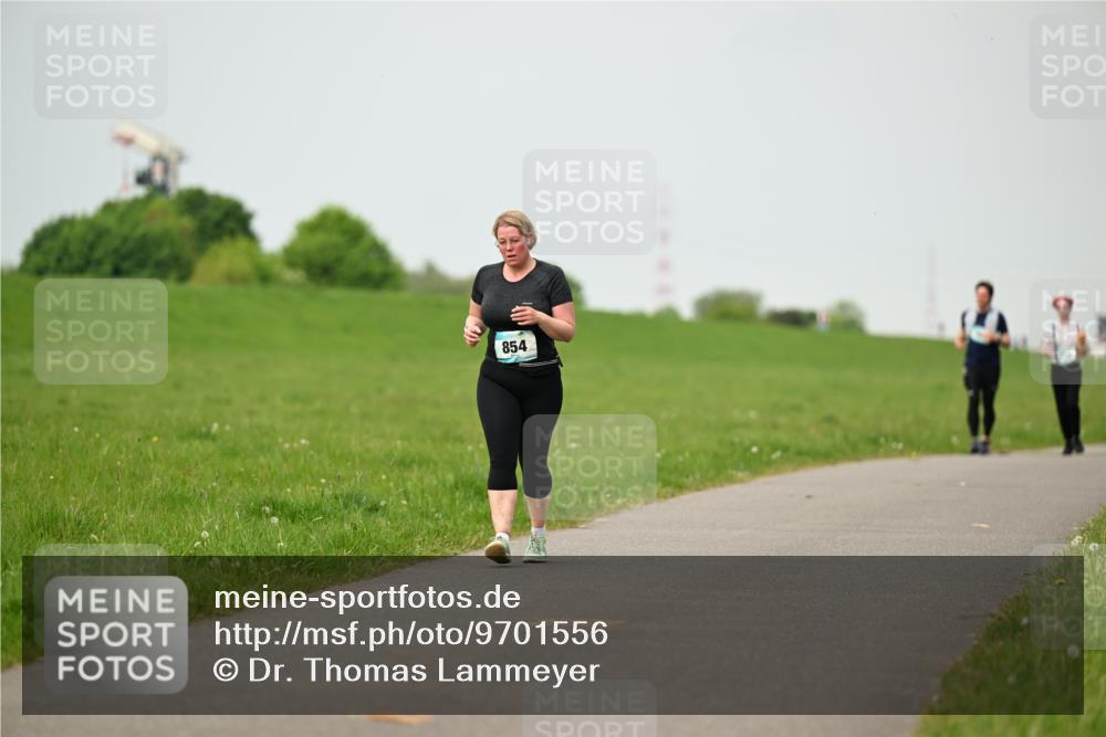 10.05.2026 - 8. Wedeler Halbmarathon Dr. Thomas Lammeyer http://msf.ph/oto/9701556 10.05.2026 11:43:49 Laufen 854 meine-sportfotos.de