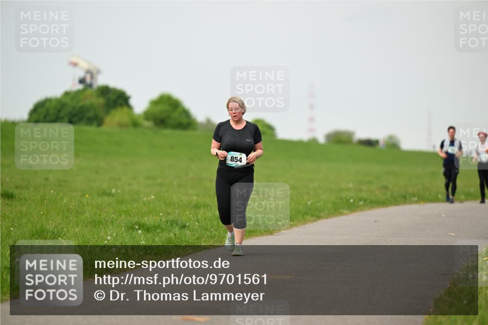 10.05.2026 - 8. Wedeler Halbmarathon Dr. Thomas Lammeyer http://msf.ph/oto/9701561 10.05.2026 11:43:49 Laufen 854 meine-sportfotos.de