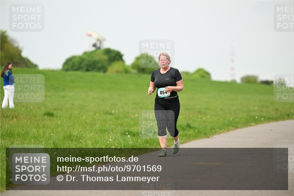 10.05.2026 - 8. Wedeler Halbmarathon Dr. Thomas Lammeyer http://msf.ph/oto/9701569 10.05.2026 11:43:50 Laufen 854 meine-sportfotos.de