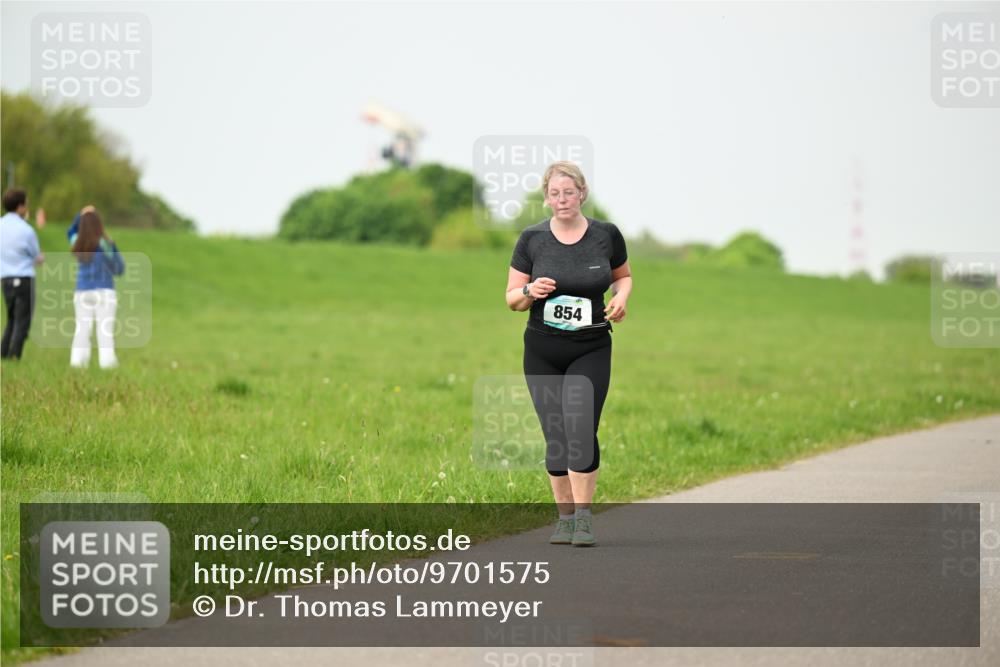 10.05.2026 - 8. Wedeler Halbmarathon Dr. Thomas Lammeyer http://msf.ph/oto/9701575 10.05.2026 11:43:51 Laufen 854 meine-sportfotos.de