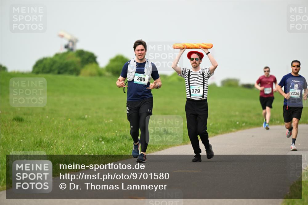 10.05.2026 - 8. Wedeler Halbmarathon Dr. Thomas Lammeyer http://msf.ph/oto/9701580 10.05.2026 11:44:07 Laufen 380, 379, 2230 meine-sportfotos.de