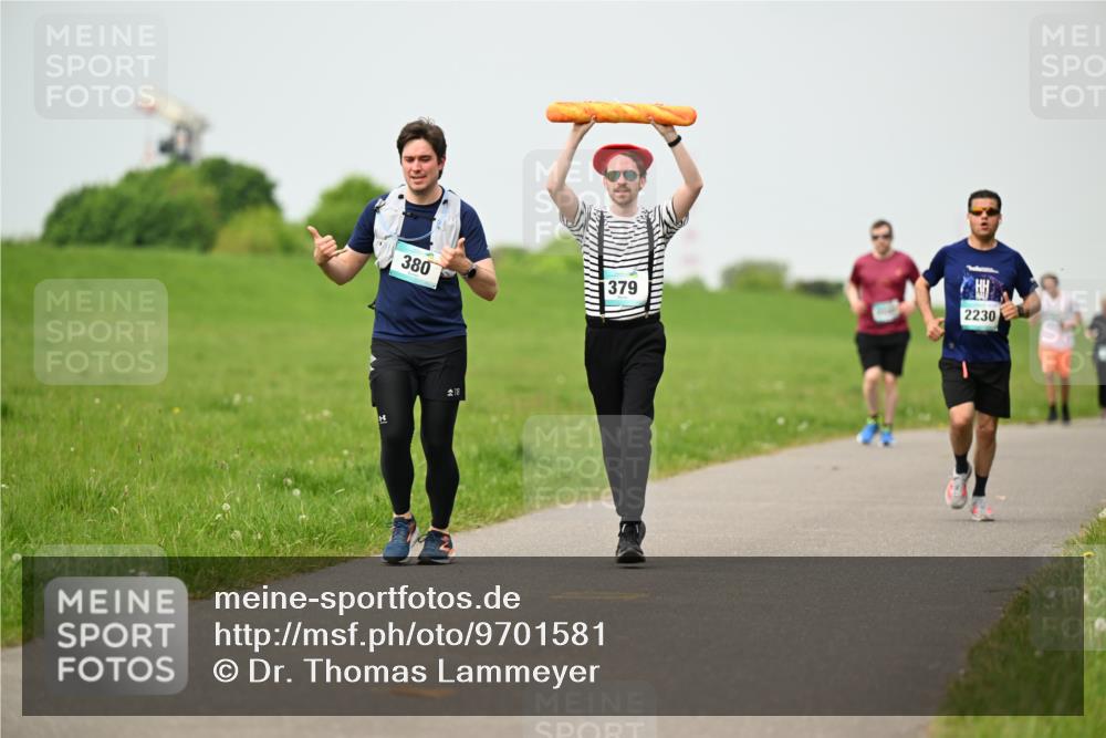 10.05.2026 - 8. Wedeler Halbmarathon Dr. Thomas Lammeyer http://msf.ph/oto/9701581 10.05.2026 11:44:07 Laufen 2230, 380, 379 meine-sportfotos.de