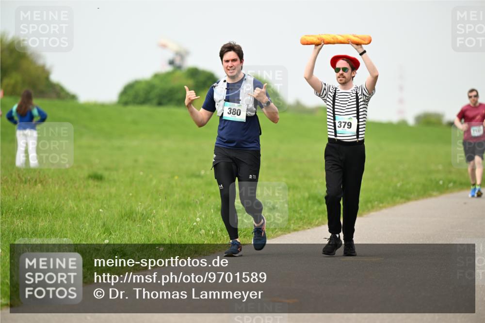 10.05.2026 - 8. Wedeler Halbmarathon Dr. Thomas Lammeyer http://msf.ph/oto/9701589 10.05.2026 11:44:08 Laufen 380, 379 meine-sportfotos.de