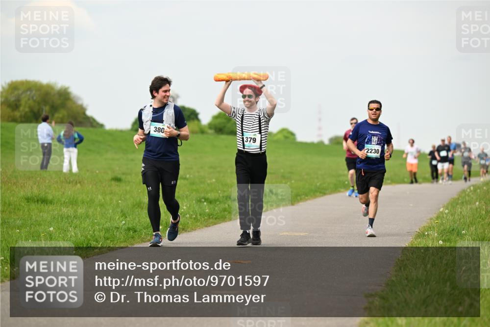 10.05.2026 - 8. Wedeler Halbmarathon Dr. Thomas Lammeyer http://msf.ph/oto/9701597 10.05.2026 11:44:09 Laufen 380, 379, 2230 meine-sportfotos.de