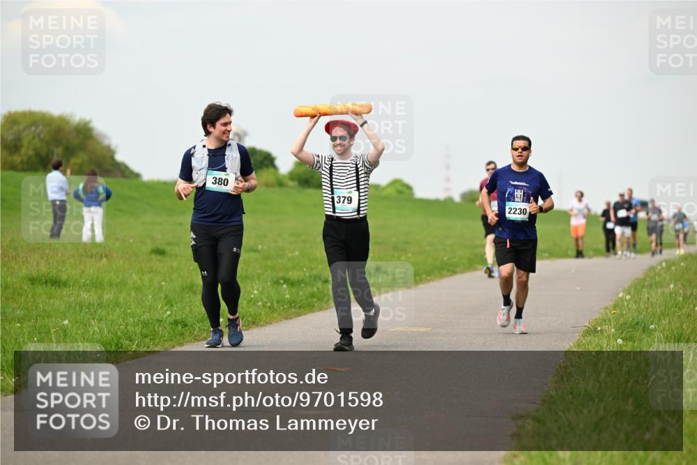 10.05.2026 - 8. Wedeler Halbmarathon Dr. Thomas Lammeyer http://msf.ph/oto/9701598 10.05.2026 11:44:09 Laufen 380, 379, 2230 meine-sportfotos.de
