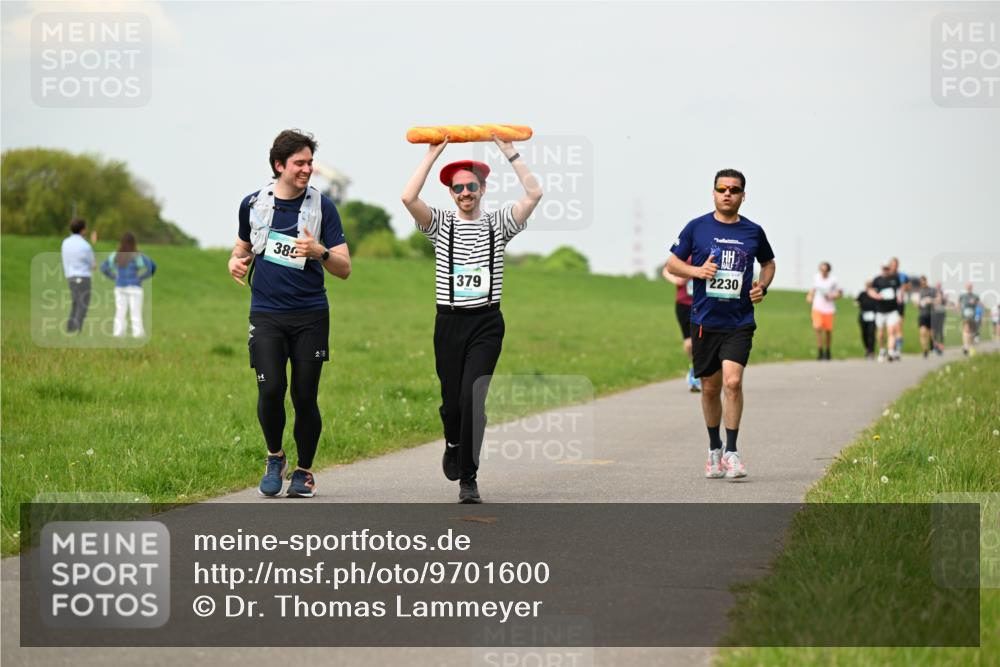 10.05.2026 - 8. Wedeler Halbmarathon Dr. Thomas Lammeyer http://msf.ph/oto/9701600 10.05.2026 11:44:10 Laufen 380, 218, 379, 2230 meine-sportfotos.de