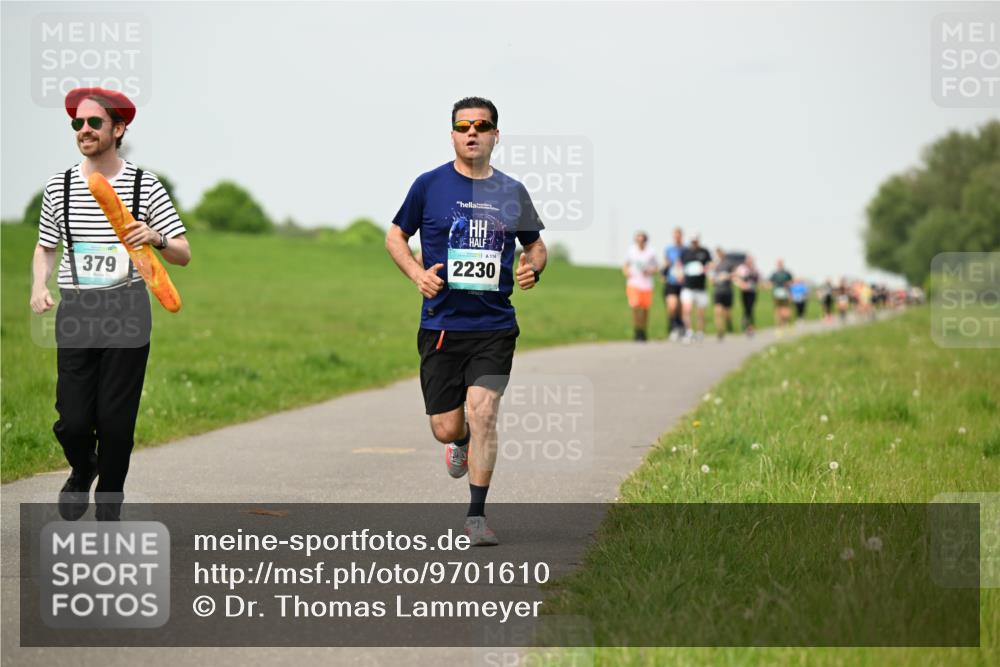 10.05.2026 - 8. Wedeler Halbmarathon Dr. Thomas Lammeyer http://msf.ph/oto/9701610 10.05.2026 11:44:11 Laufen 379, 114, 2230 meine-sportfotos.de