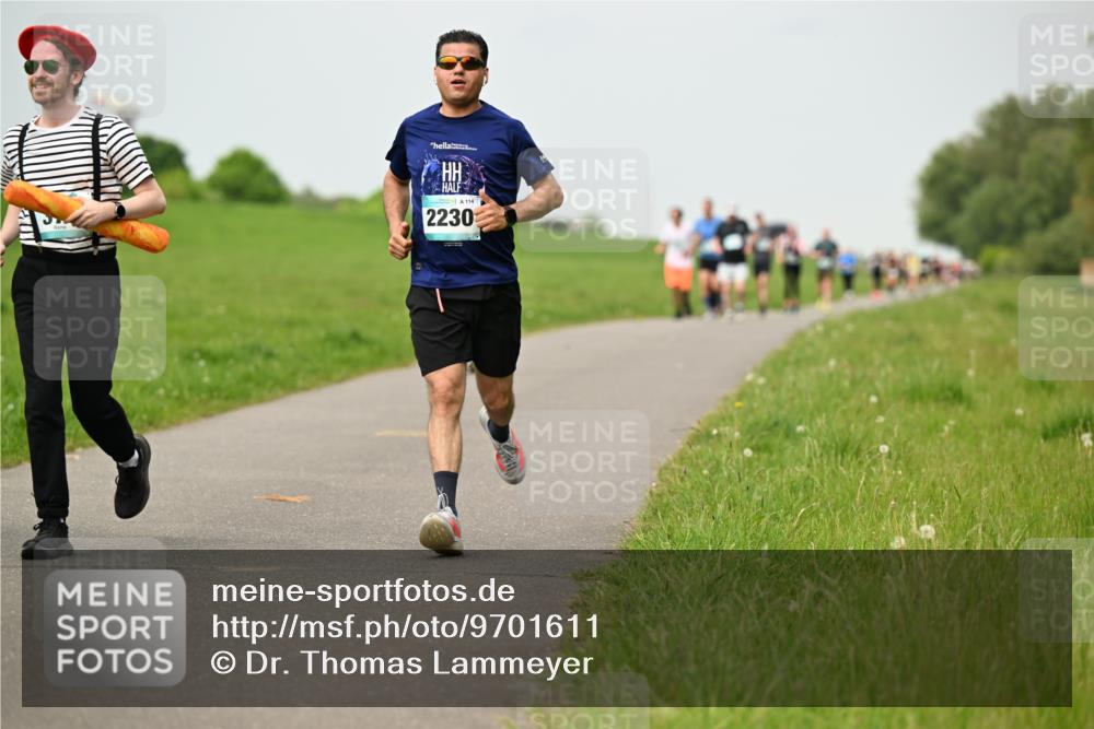 10.05.2026 - 8. Wedeler Halbmarathon Dr. Thomas Lammeyer http://msf.ph/oto/9701611 10.05.2026 11:44:12 Laufen 114, 2230 meine-sportfotos.de