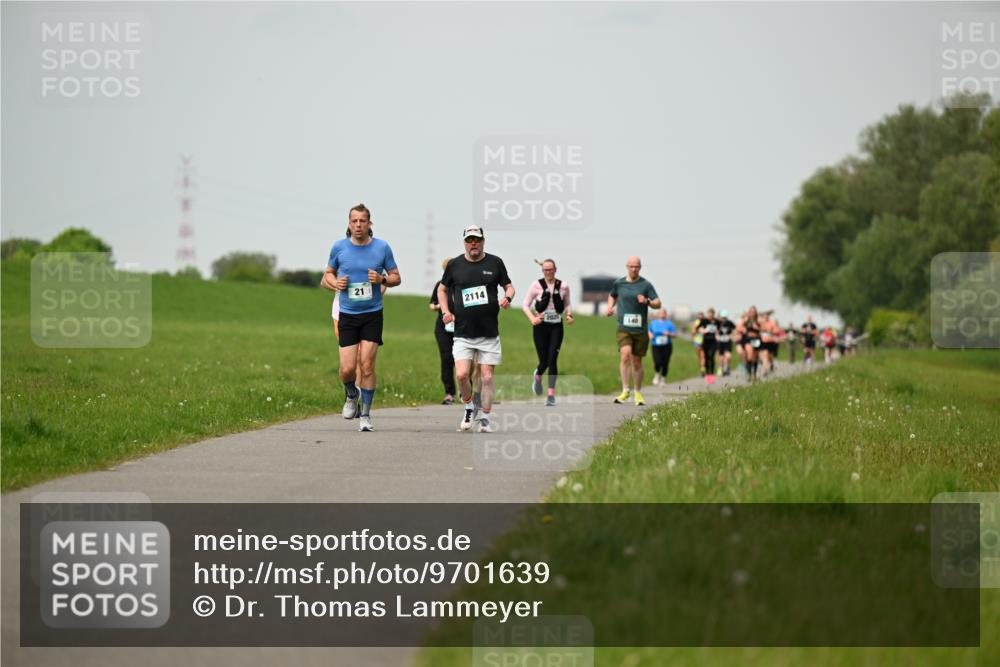 10.05.2026 - 8. Wedeler Halbmarathon Dr. Thomas Lammeyer http://msf.ph/oto/9701639 10.05.2026 11:44:17 Laufen 2114 meine-sportfotos.de