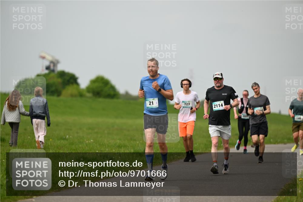 10.05.2026 - 8. Wedeler Halbmarathon Dr. Thomas Lammeyer http://msf.ph/oto/9701666 10.05.2026 11:44:24 Laufen 723, 2114, 140 meine-sportfotos.de