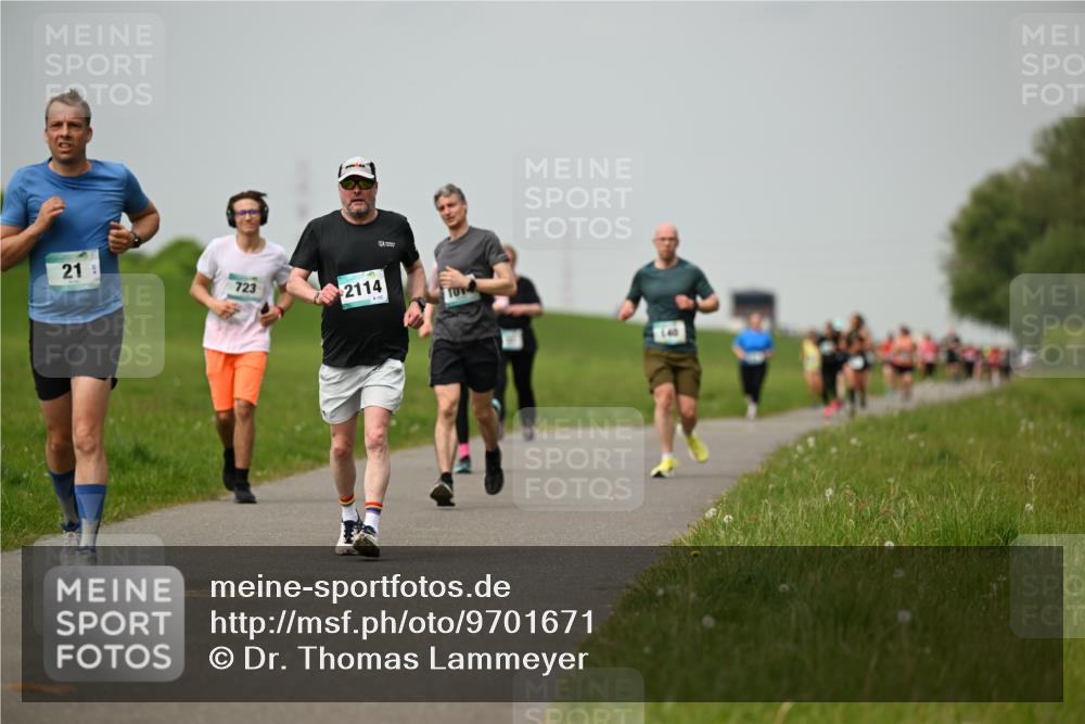 10.05.2026 - 8. Wedeler Halbmarathon Dr. Thomas Lammeyer http://msf.ph/oto/9701671 10.05.2026 11:44:25 Laufen 723, 2114 meine-sportfotos.de