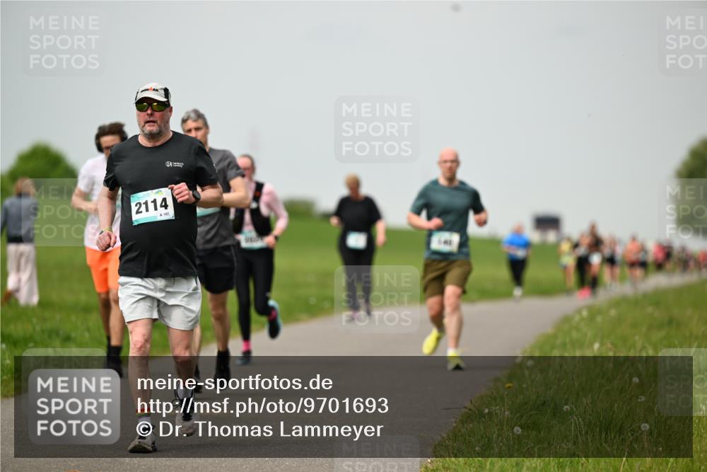10.05.2026 - 8. Wedeler Halbmarathon Dr. Thomas Lammeyer http://msf.ph/oto/9701693 10.05.2026 11:44:28 Laufen 2114 meine-sportfotos.de