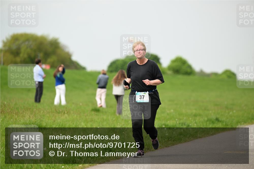 10.05.2026 - 8. Wedeler Halbmarathon Dr. Thomas Lammeyer http://msf.ph/oto/9701725 10.05.2026 11:44:41 Laufen  meine-sportfotos.de