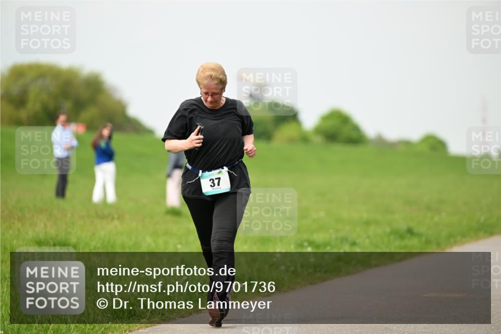 10.05.2026 - 8. Wedeler Halbmarathon Dr. Thomas Lammeyer http://msf.ph/oto/9701736 10.05.2026 11:44:42 Laufen  meine-sportfotos.de