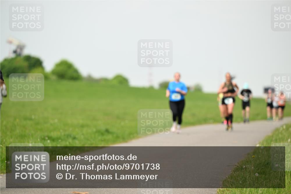 10.05.2026 - 8. Wedeler Halbmarathon Dr. Thomas Lammeyer http://msf.ph/oto/9701738 10.05.2026 11:44:42 Laufen  meine-sportfotos.de