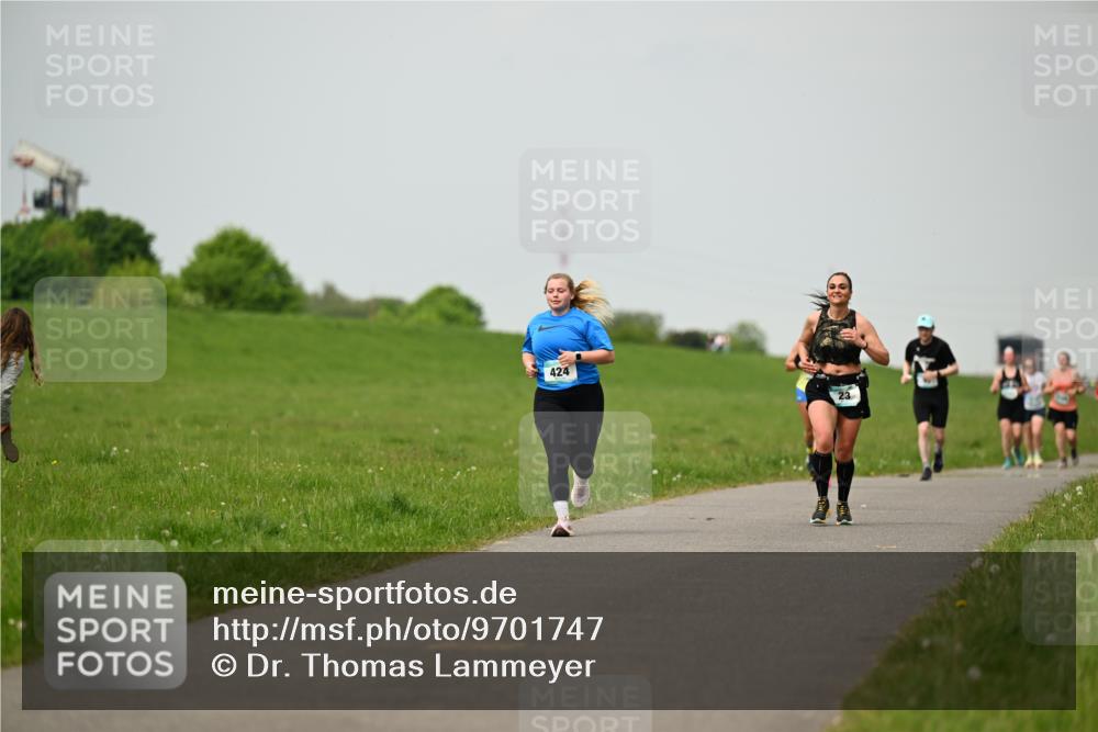 10.05.2026 - 8. Wedeler Halbmarathon Dr. Thomas Lammeyer http://msf.ph/oto/9701747 10.05.2026 11:44:44 Laufen 424 meine-sportfotos.de