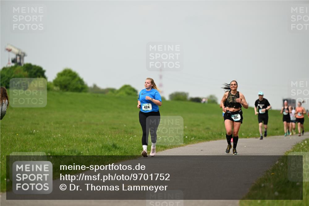 10.05.2026 - 8. Wedeler Halbmarathon Dr. Thomas Lammeyer http://msf.ph/oto/9701752 10.05.2026 11:44:45 Laufen 424 meine-sportfotos.de