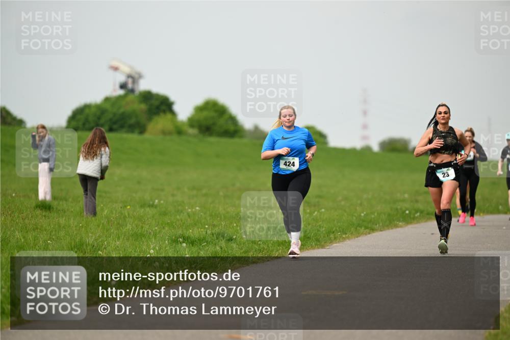 10.05.2026 - 8. Wedeler Halbmarathon Dr. Thomas Lammeyer http://msf.ph/oto/9701761 10.05.2026 11:44:47 Laufen 424 meine-sportfotos.de