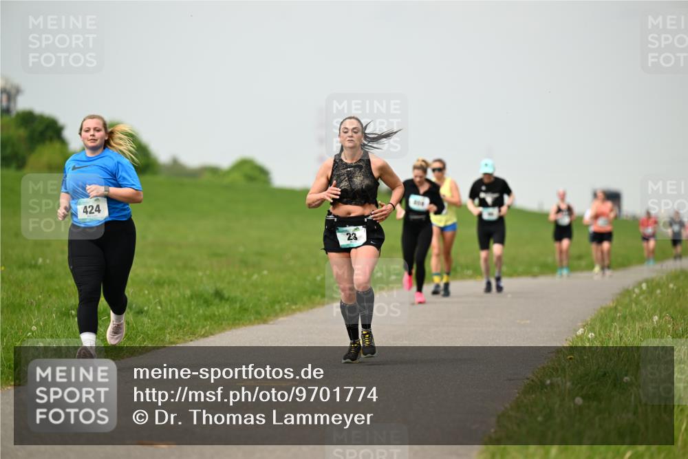10.05.2026 - 8. Wedeler Halbmarathon Dr. Thomas Lammeyer http://msf.ph/oto/9701774 10.05.2026 11:44:49 Laufen 424 meine-sportfotos.de