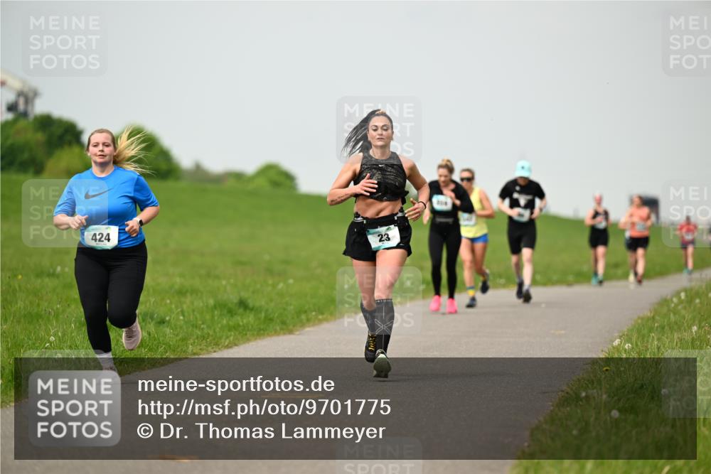 10.05.2026 - 8. Wedeler Halbmarathon Dr. Thomas Lammeyer http://msf.ph/oto/9701775 10.05.2026 11:44:49 Laufen 424 meine-sportfotos.de