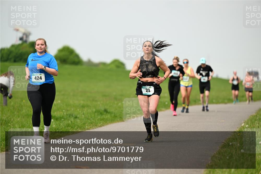 10.05.2026 - 8. Wedeler Halbmarathon Dr. Thomas Lammeyer http://msf.ph/oto/9701779 10.05.2026 11:44:49 Laufen 424 meine-sportfotos.de