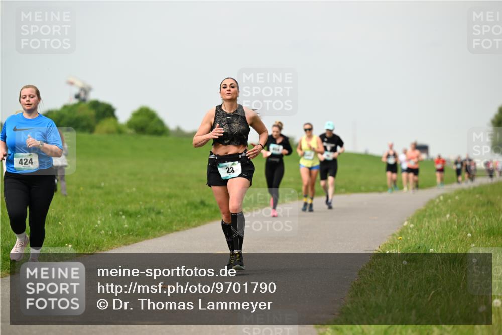 10.05.2026 - 8. Wedeler Halbmarathon Dr. Thomas Lammeyer http://msf.ph/oto/9701790 10.05.2026 11:44:51 Laufen 424 meine-sportfotos.de