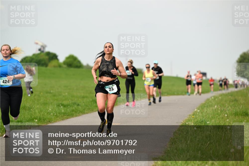 10.05.2026 - 8. Wedeler Halbmarathon Dr. Thomas Lammeyer http://msf.ph/oto/9701792 10.05.2026 11:44:51 Laufen 424 meine-sportfotos.de