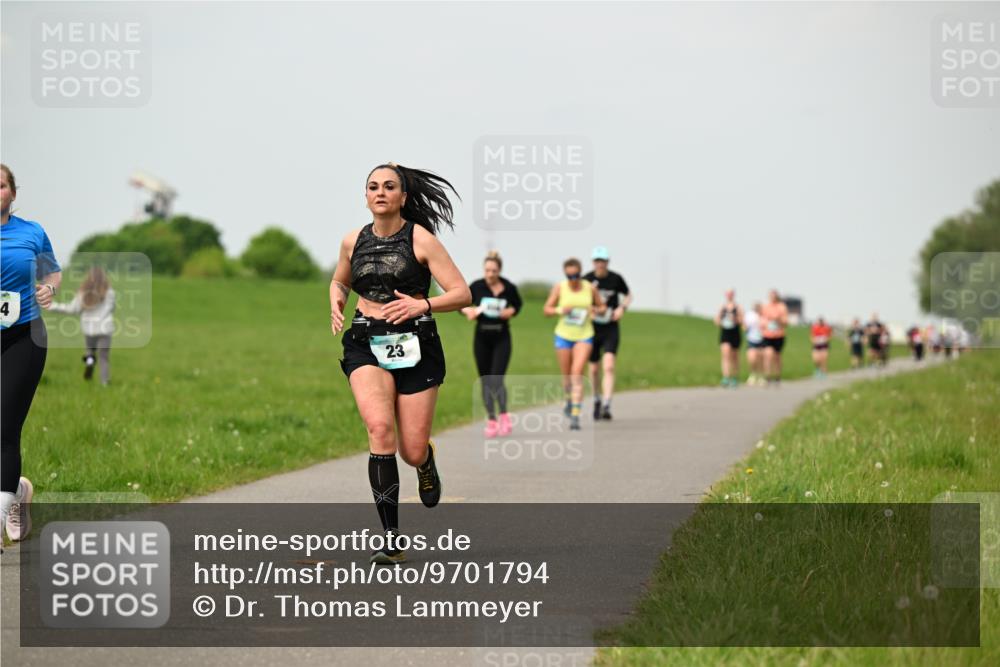 10.05.2026 - 8. Wedeler Halbmarathon Dr. Thomas Lammeyer http://msf.ph/oto/9701794 10.05.2026 11:44:51 Laufen  meine-sportfotos.de