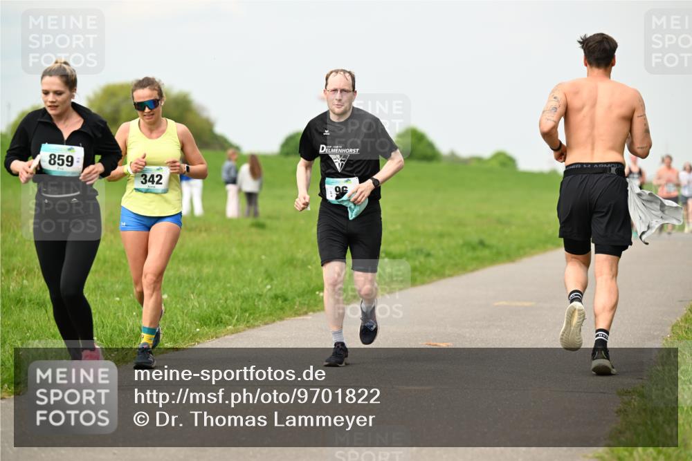 10.05.2026 - 8. Wedeler Halbmarathon Dr. Thomas Lammeyer http://msf.ph/oto/9701822 10.05.2026 11:45:00 Laufen 859, 342 meine-sportfotos.de