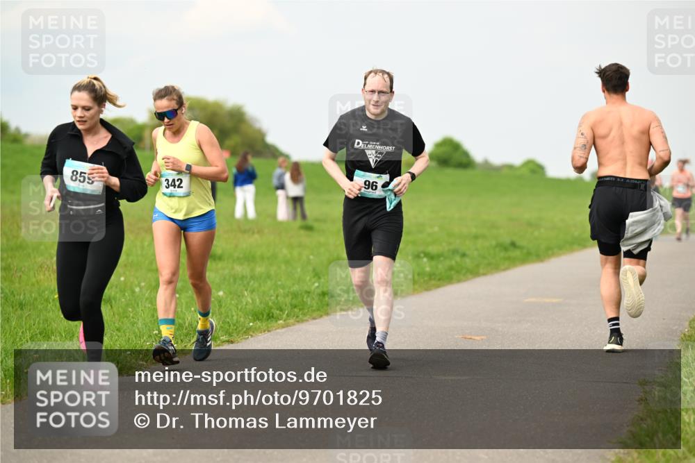 10.05.2026 - 8. Wedeler Halbmarathon Dr. Thomas Lammeyer http://msf.ph/oto/9701825 10.05.2026 11:45:00 Laufen 859, 342 meine-sportfotos.de
