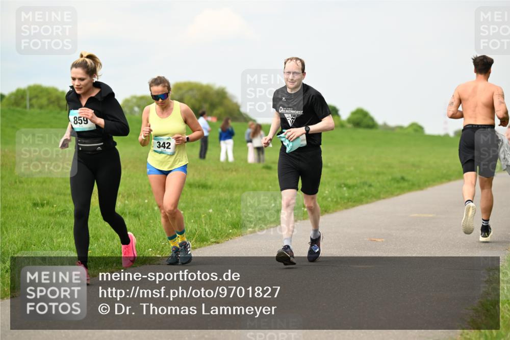 10.05.2026 - 8. Wedeler Halbmarathon Dr. Thomas Lammeyer http://msf.ph/oto/9701827 10.05.2026 11:45:00 Laufen 859, 342 meine-sportfotos.de