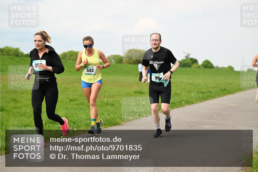 10.05.2026 - 8. Wedeler Halbmarathon Dr. Thomas Lammeyer http://msf.ph/oto/9701835 10.05.2026 11:45:01 Laufen 342 meine-sportfotos.de